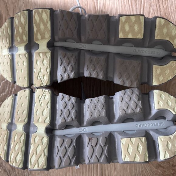 On Cloud Swift Womens - Picture 3 of 3